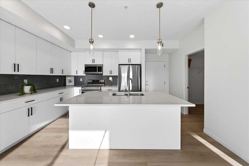 Picture of 325, 245 Edith Place NW, Calgary Real Estate Listing