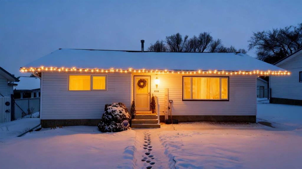 Picture of 3725 50A Avenue Crescent , Innisfail Real Estate Listing