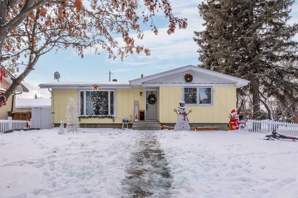 Picture of 2 Grand Park Crescent , Camrose Real Estate Listing