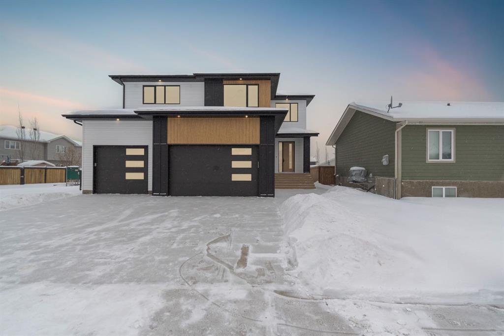 Picture of 268 Beaverglen Close , Fort McMurray Real Estate Listing
