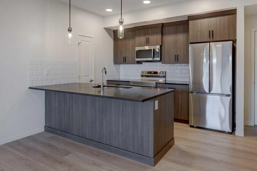 Picture of 211, 245 Edith Place NW, Calgary Real Estate Listing