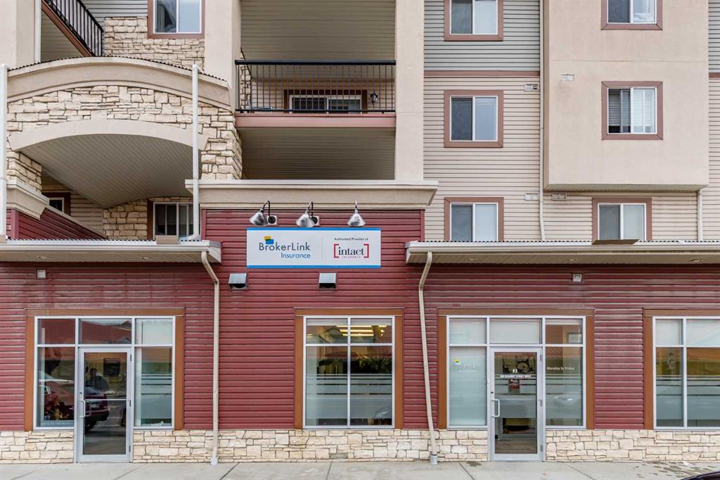 Picture of 2, 505 Railway Street W, Cochrane Real Estate Listing