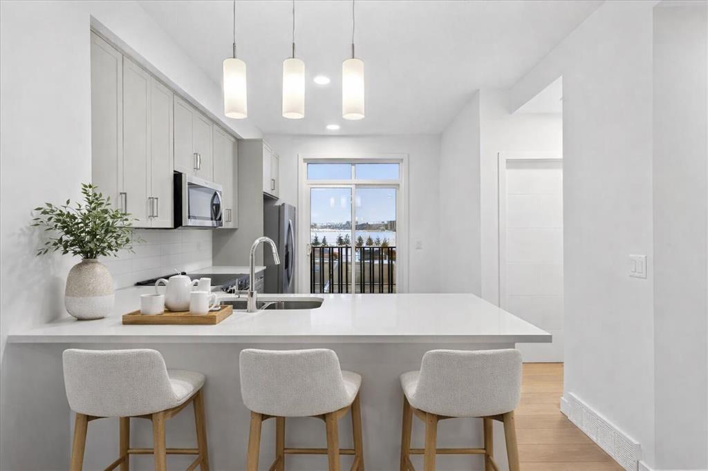 Picture of 206, 437 Alpine Avenue SW, Calgary Real Estate Listing