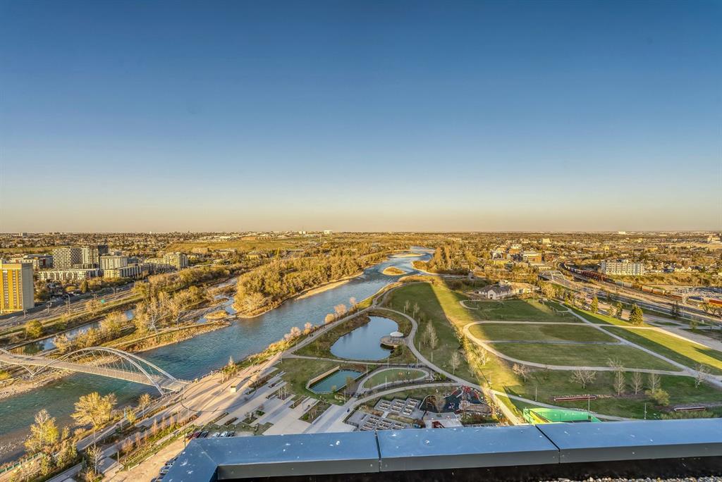 Picture of 1403, 615 6 Avenue SE, Calgary Real Estate Listing