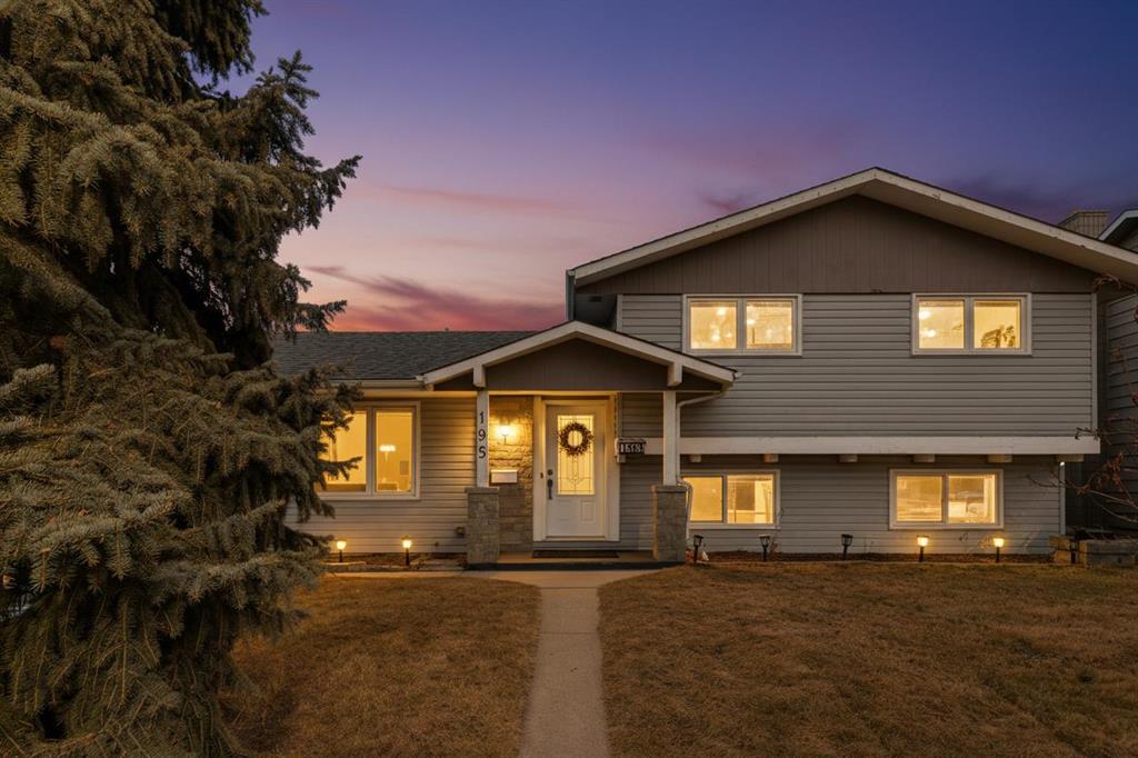 Picture of 195 Lake Adams Crescent SE, Calgary Real Estate Listing
