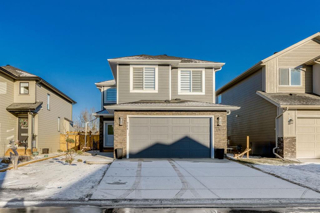 Picture of 714 Mandalay Link , Carstairs Real Estate Listing