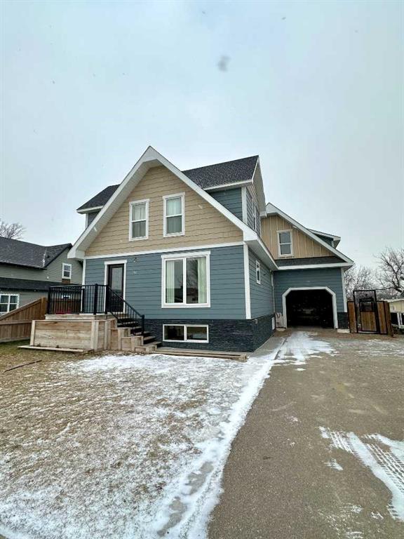 Picture of 116 4 Avenue E, Bow Island Real Estate Listing