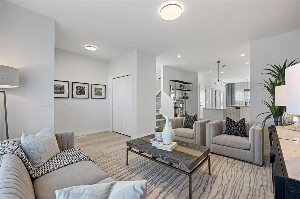 Picture of 130 Mallard Heath SE, Calgary Real Estate Listing