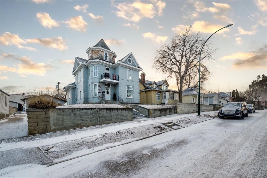 Picture of 387 5 Street SE, Medicine Hat Real Estate Listing