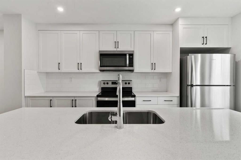 Picture of 110, 40 Livingston Parade NE, Calgary Real Estate Listing