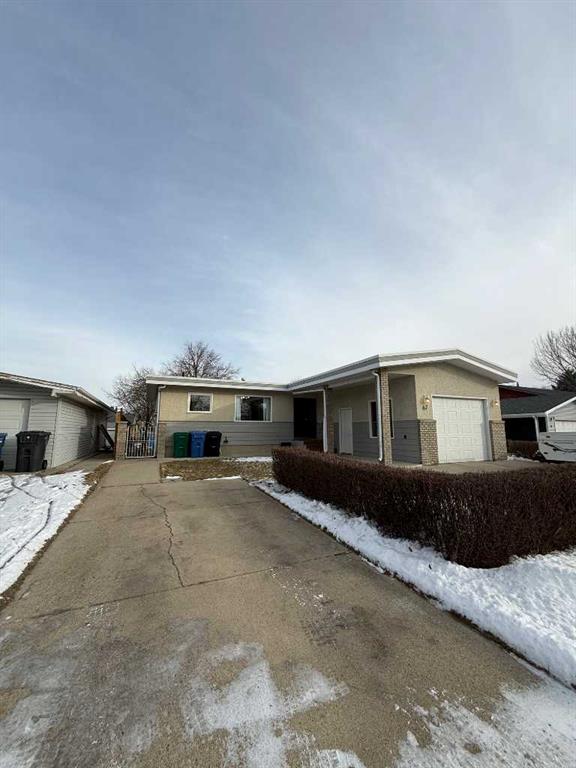 Picture of 67 oxford Road W, Lethbridge Real Estate Listing