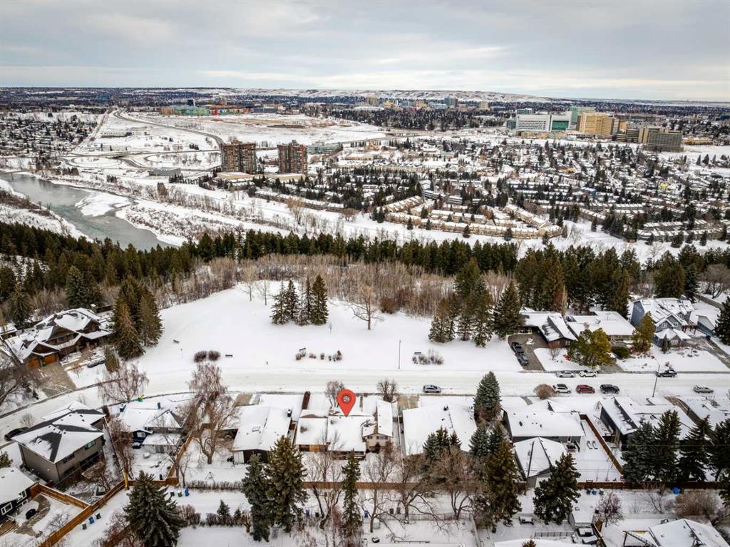 Picture of 149 Wildwood Drive SW, Calgary Real Estate Listing