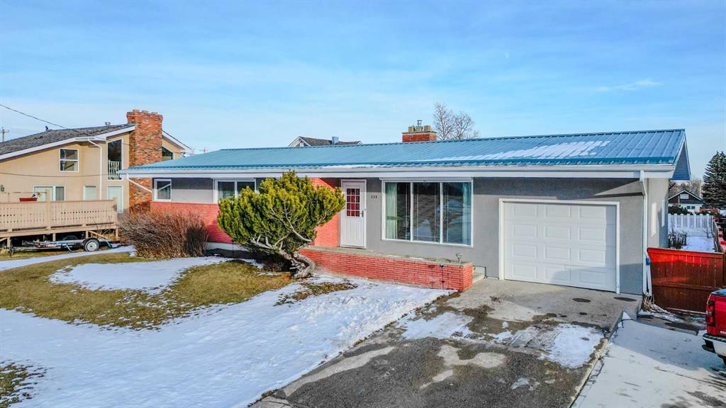 Picture of 228 3 Street W, Cardston Real Estate Listing