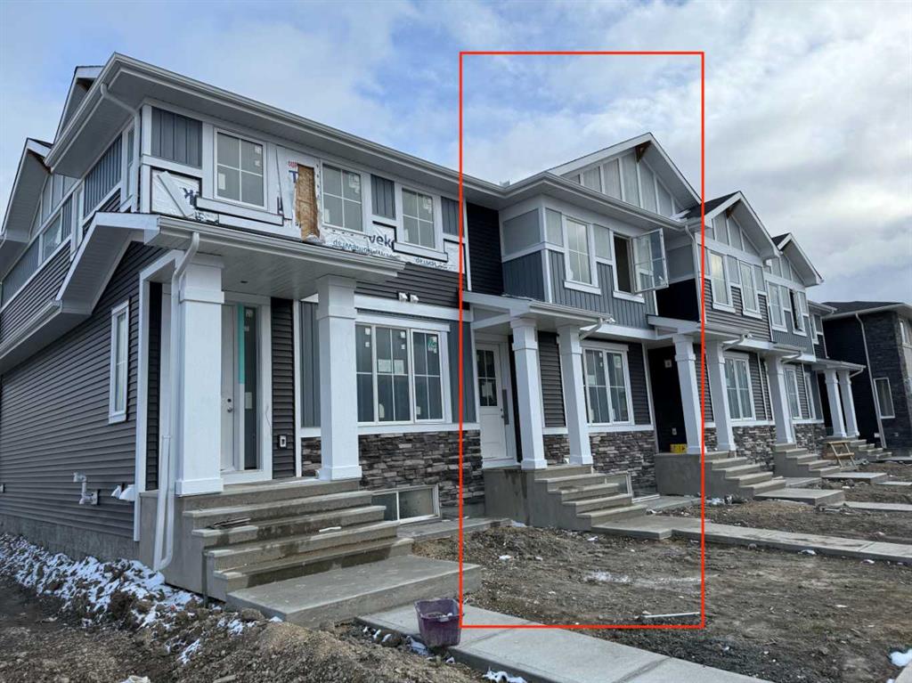 Picture of 338 Sundown Road , Cochrane Real Estate Listing