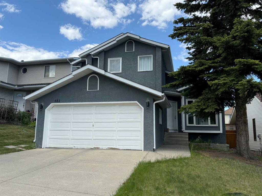 Picture of 651 Macewan Drive NW, Calgary Real Estate Listing