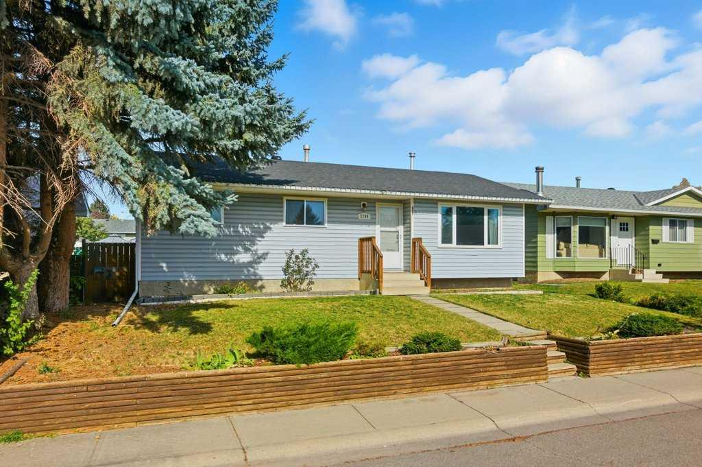 Picture of 2708 Doverbrook Road SE, Calgary Real Estate Listing