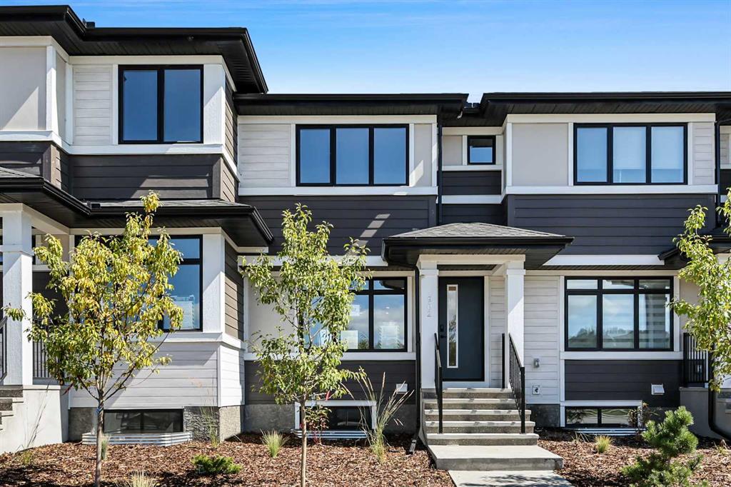 Picture of 902 Wolf Willow Boulevard SE, Calgary Real Estate Listing