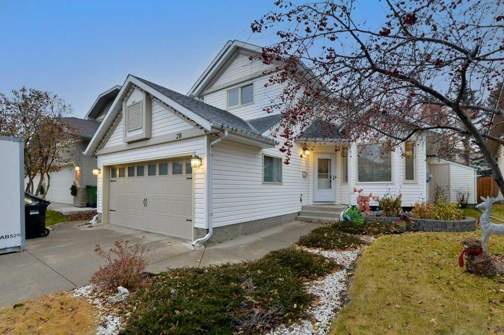 Picture of 28 HAWKTREE Circle NW, Calgary Real Estate Listing