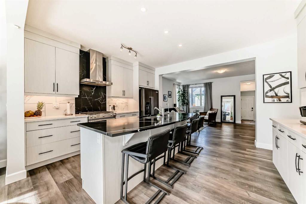 Picture of 404 Yorkville Avenue SW, Calgary Real Estate Listing