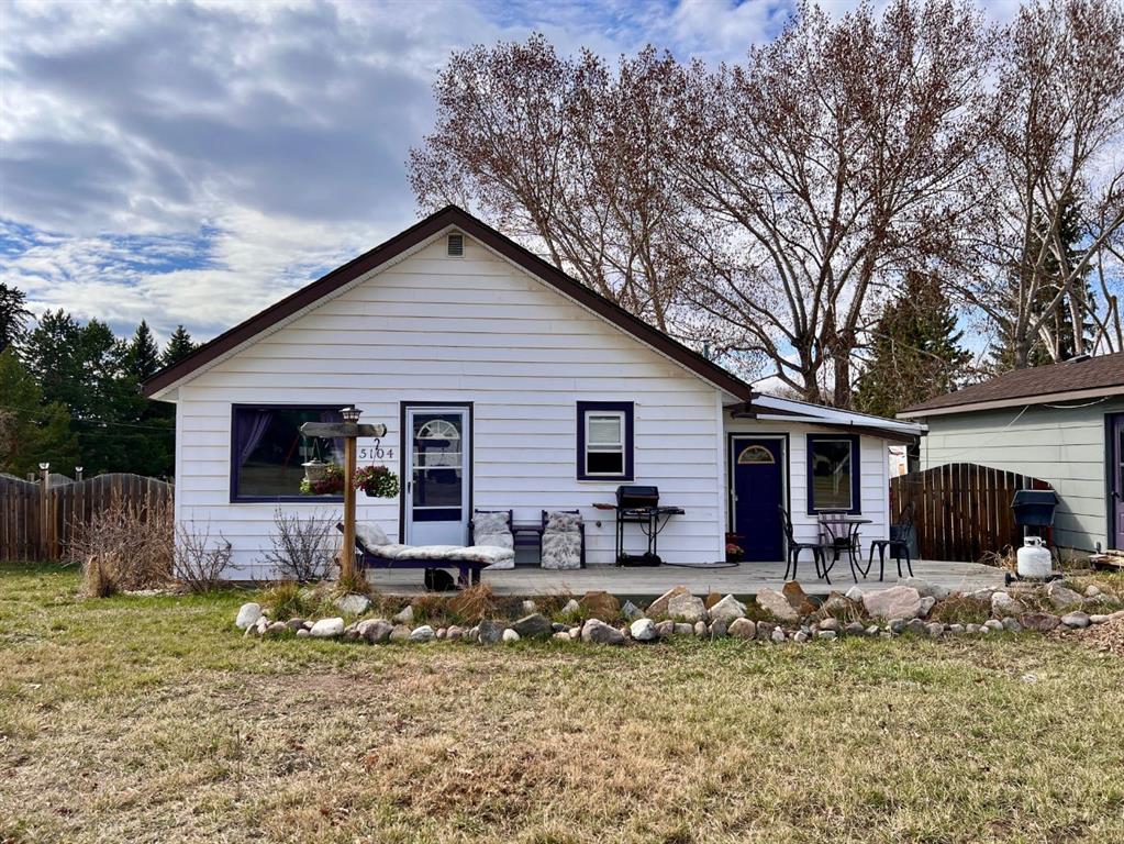 Picture of 5104 51 Street , Edgerton Real Estate Listing
