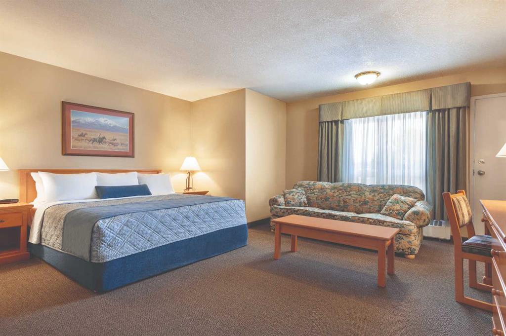 Picture of Edson Real Estate Listing