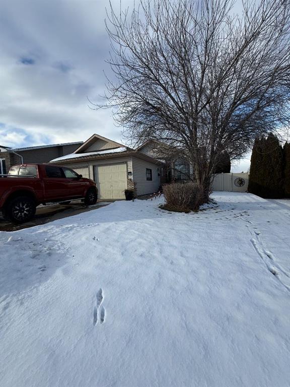 Picture of 10 Redwood Place SE, Medicine Hat Real Estate Listing