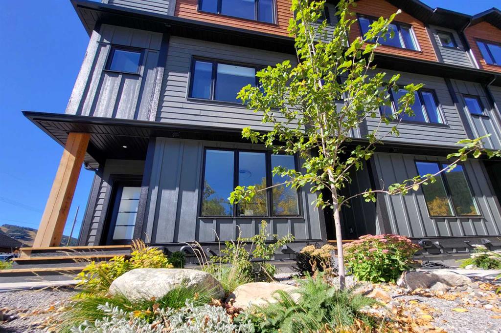 Picture of 2, 2102 131 Street , Blairmore Real Estate Listing