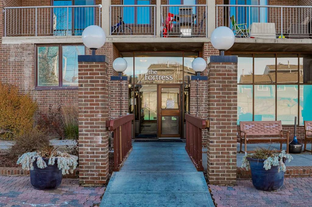 Picture of 514, 4944 Dalton Drive NW, Calgary Real Estate Listing