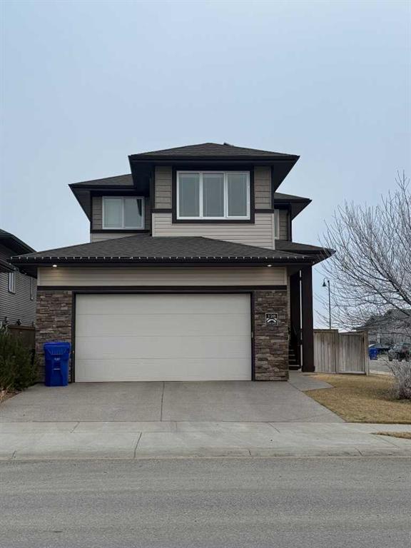 Picture of 128 Cabot Landing W, Lethbridge Real Estate Listing