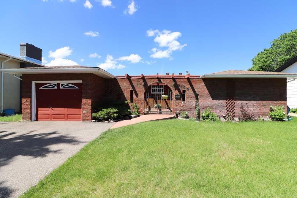 Picture of 2120 11 Avenue NE, Medicine Hat Real Estate Listing