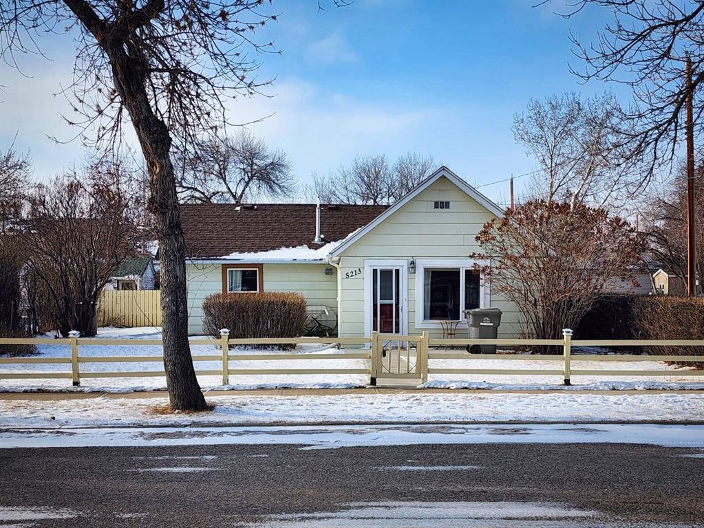 Picture of 5213 2nd Street West  , Claresholm Real Estate Listing