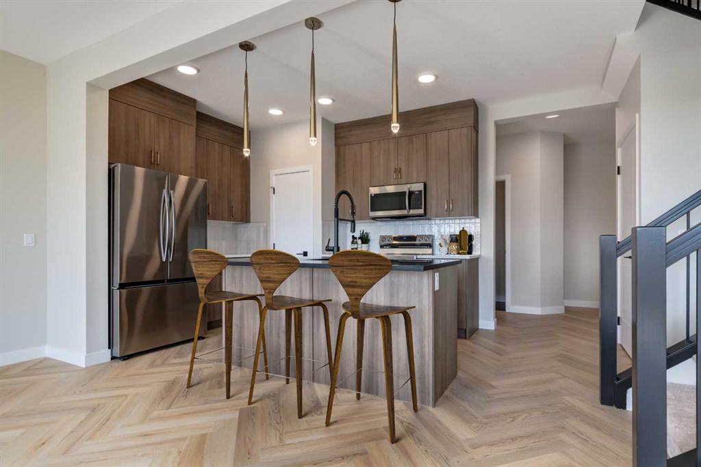 Picture of 86 Agate Road , Cochrane Real Estate Listing