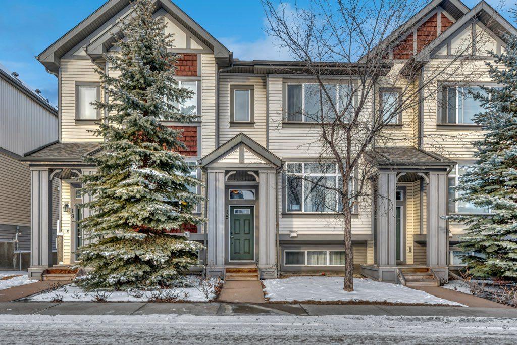 Picture of 15 Copperpond Close SE, Calgary Real Estate Listing