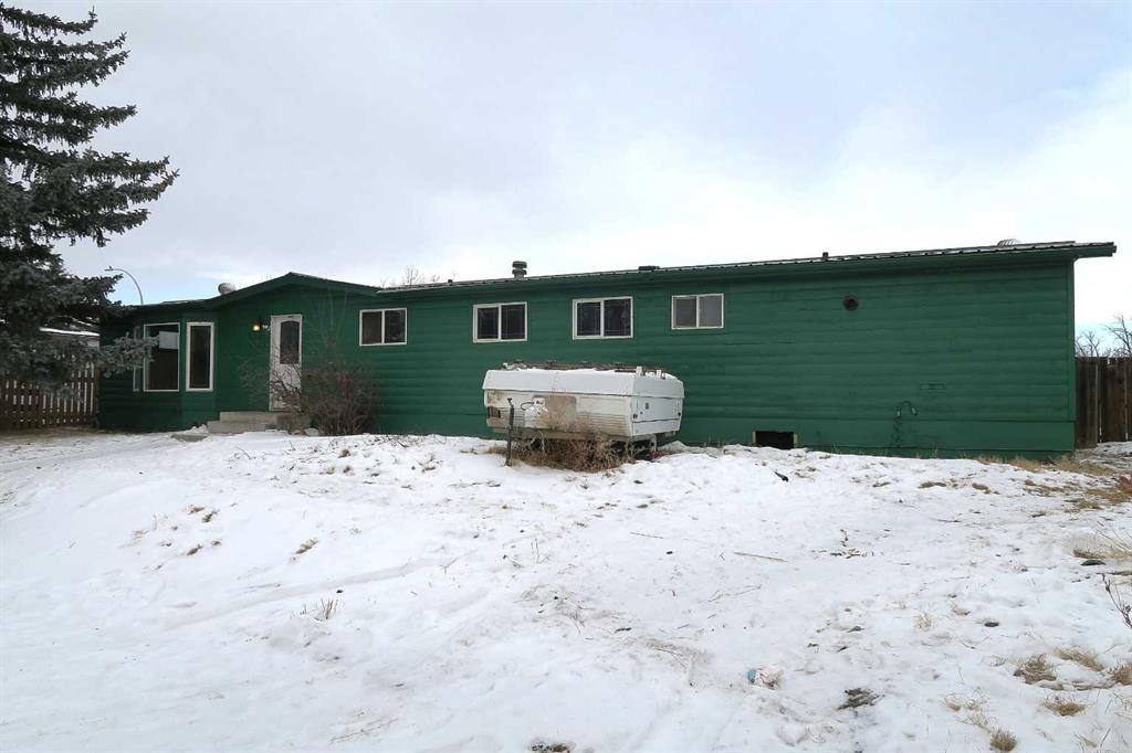 Picture of 28 Riley Street NE, High River Real Estate Listing