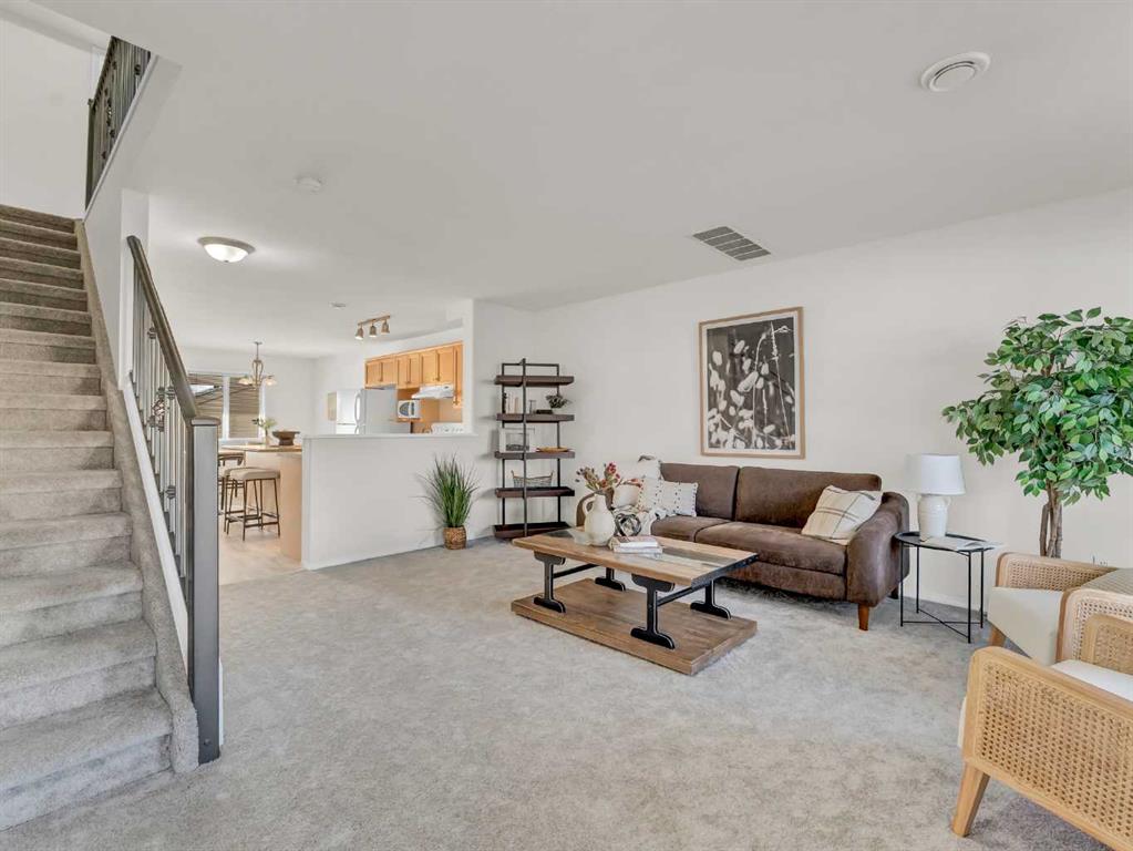 Picture of 425 Washington Way SE, Medicine Hat Real Estate Listing