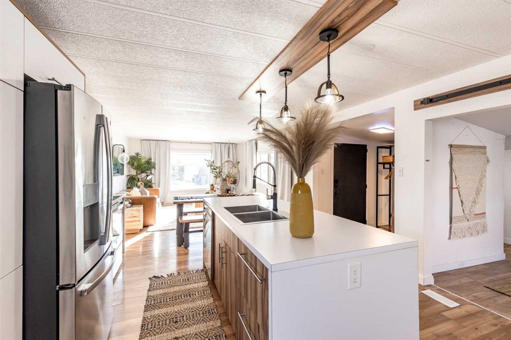 Picture of 265 Fleet Street SW, Medicine Hat Real Estate Listing