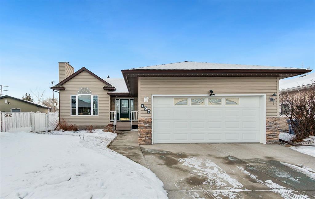 Picture of 107 MONICA Bay , Carstairs Real Estate Listing