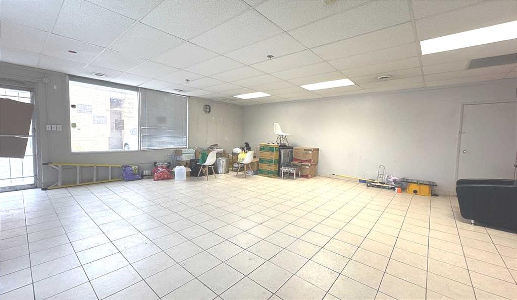 Picture of 103, 1710 Centre Street NE, Calgary Real Estate Listing