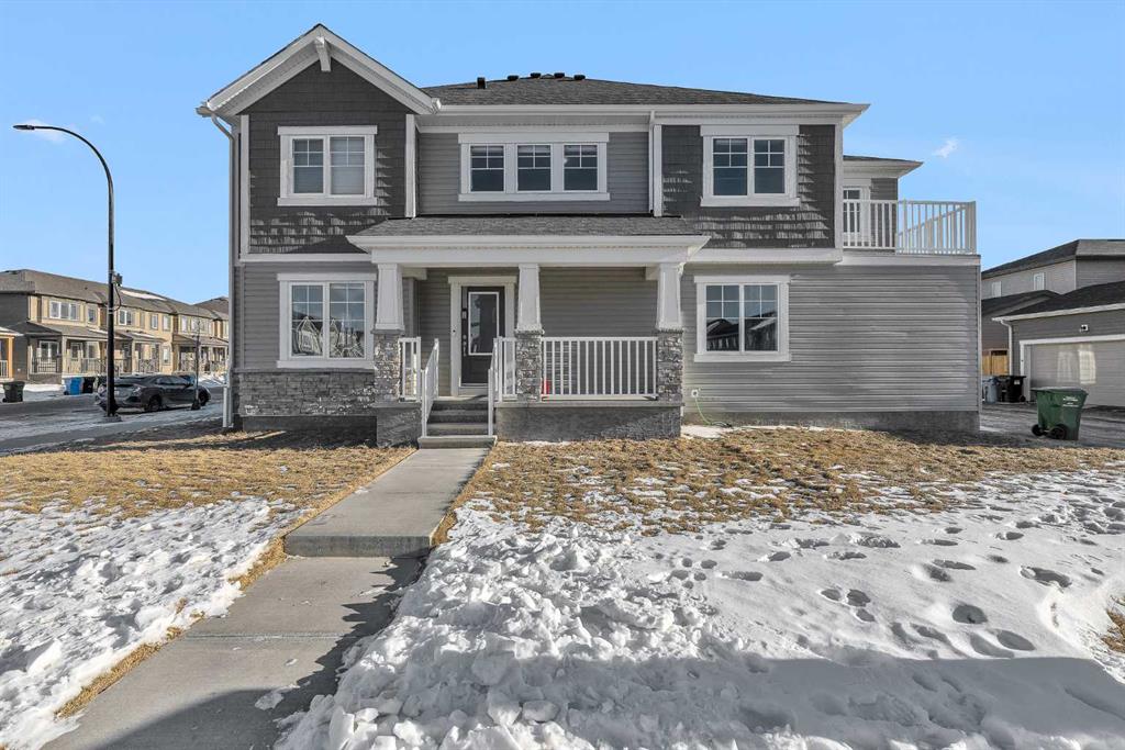 Picture of 11 Carringham Way NW, Calgary Real Estate Listing