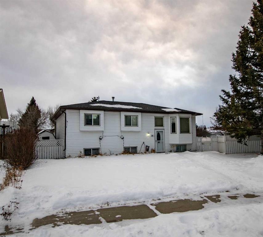 Picture of 128 10 Avenue NE, Sundre Real Estate Listing