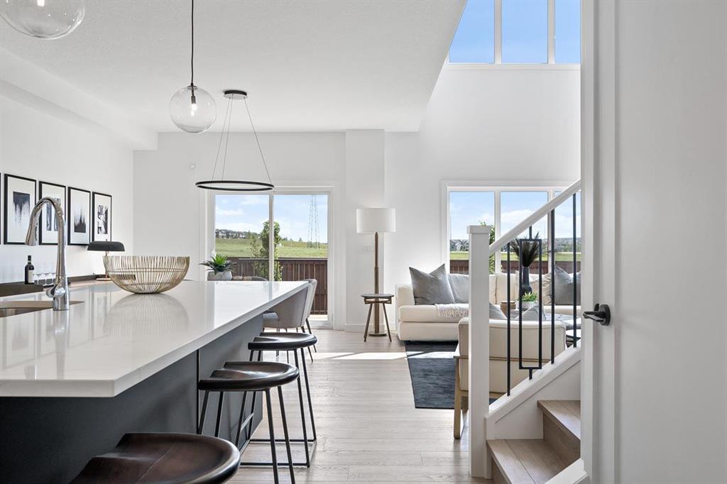 Picture of 10 Westland Park SW, Calgary Real Estate Listing