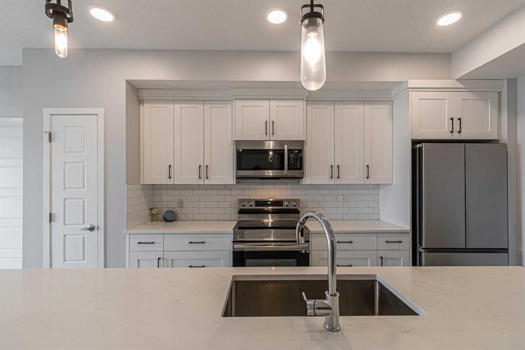 Picture of 203, 360 Harvest Hills Way NE, Calgary Real Estate Listing