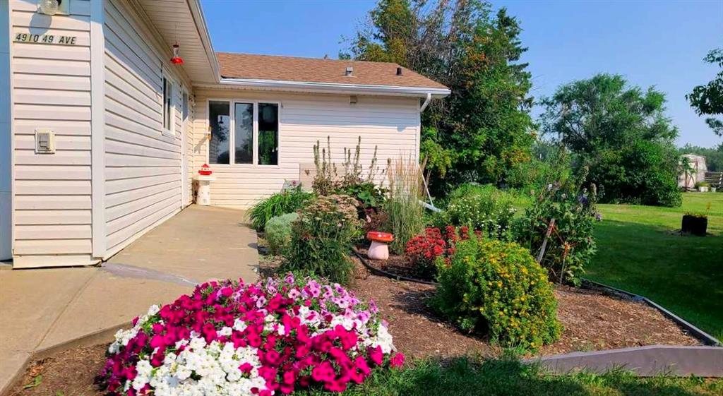 Picture of 4910 49 Avenue S, Eaglesham Real Estate Listing