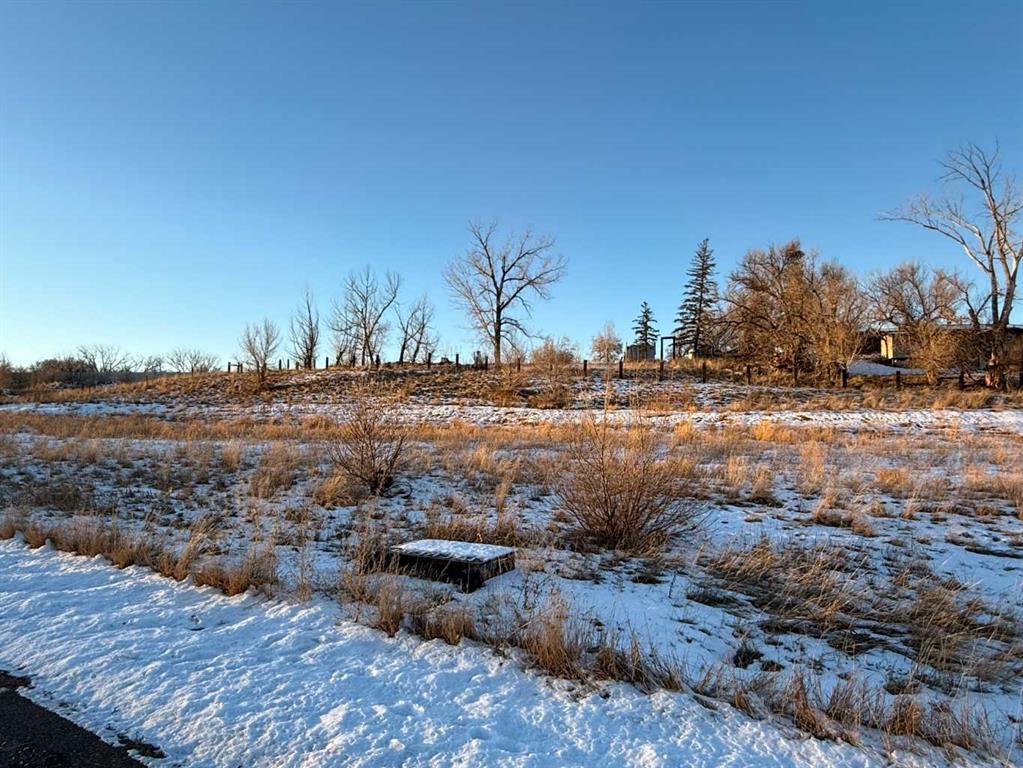 Picture of 16 Canyon Creek Drive SW, Medicine Hat Real Estate Listing