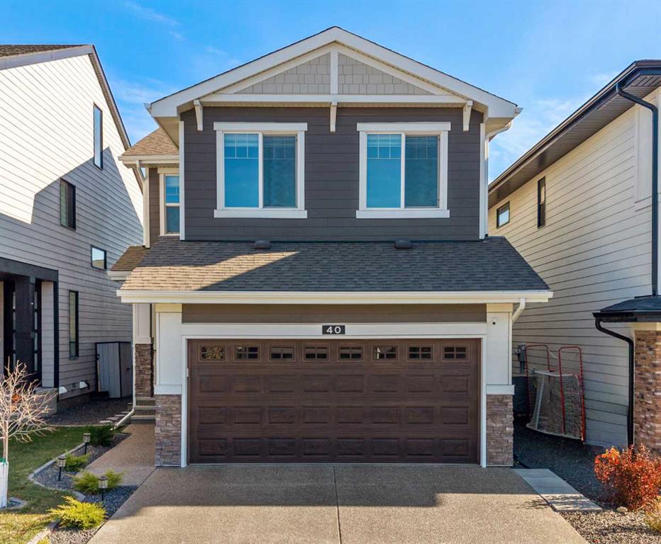 Picture of 40 West Grove Link SW, Calgary Real Estate Listing