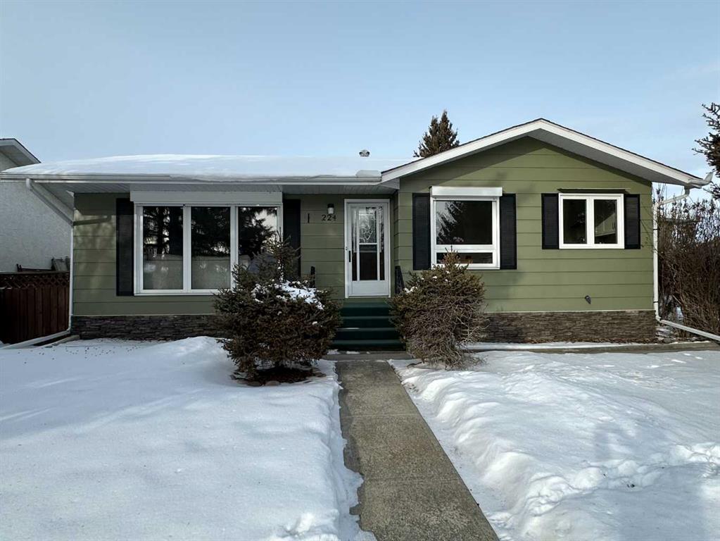 Picture of 224 5th Ave NE  , Sundre Real Estate Listing