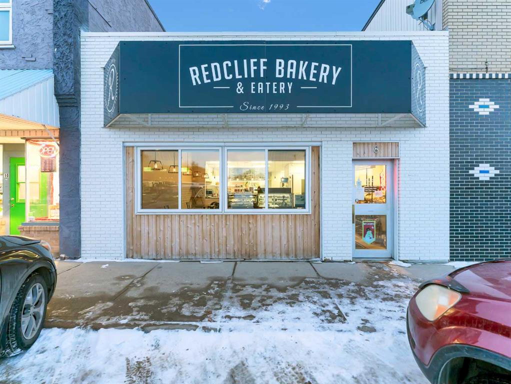 Picture of 8 3 Street SE, Redcliff Real Estate Listing