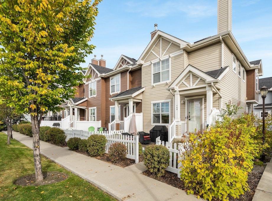 Picture of 149 Elgin Gardens SE, Calgary Real Estate Listing