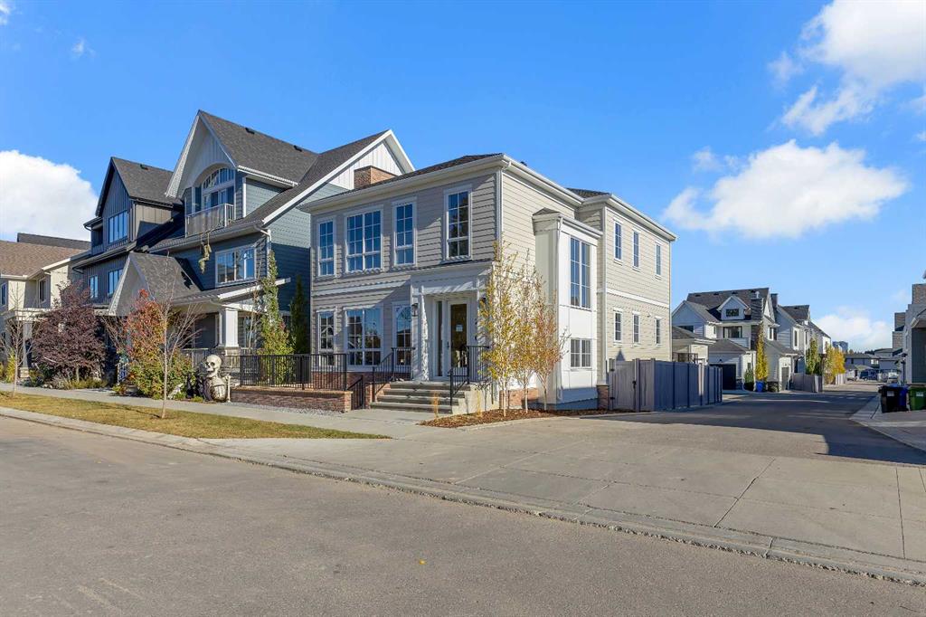 Picture of 210 Alexandria Green SW, Calgary Real Estate Listing