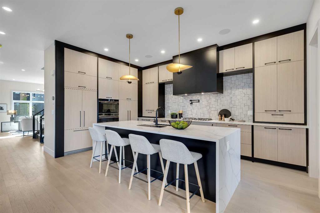 Picture of 336 Normandy Drive SW, Calgary Real Estate Listing